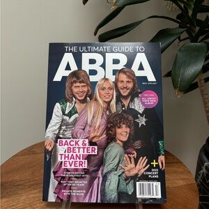 The Ultimate Guide to ABBA Magazine - excellent like new condition